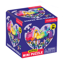 Afbeelding in Gallery-weergave laden, Mudpuppy 24pc Shaped Mini Puzzle Love in the Wild
