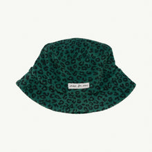 Afbeelding in Gallery-weergave laden, Maed for mini Leafy Leopard Bucket Hat
