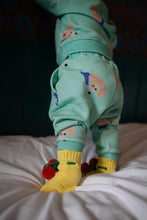 Afbeelding in Gallery-weergave laden, Maed for Mini Cherry Cuscus Babysocks OUTLET
